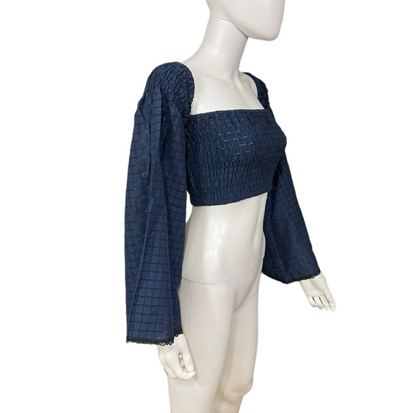 Blue Tube Top Blouse
New - Picture 7 of 10